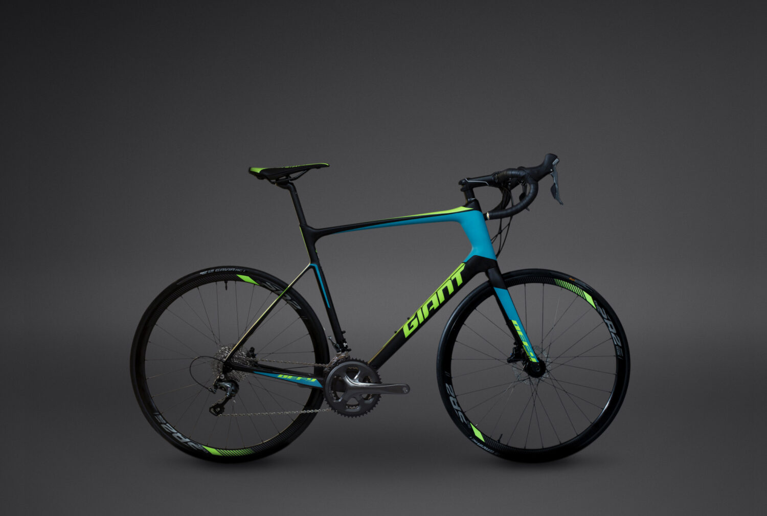 Commercial Product Photo Shoot for Giant Defy Road Bike
